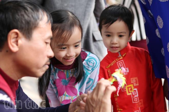 Chợ Tết làng Quan Nhân, nơi Tết xưa trở về ảnh 15