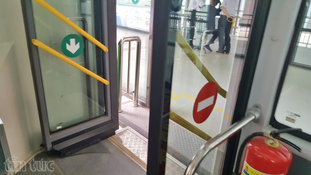 Trải nghiệm du Xuân bằng xe buýt nhanh BRT ảnh 4