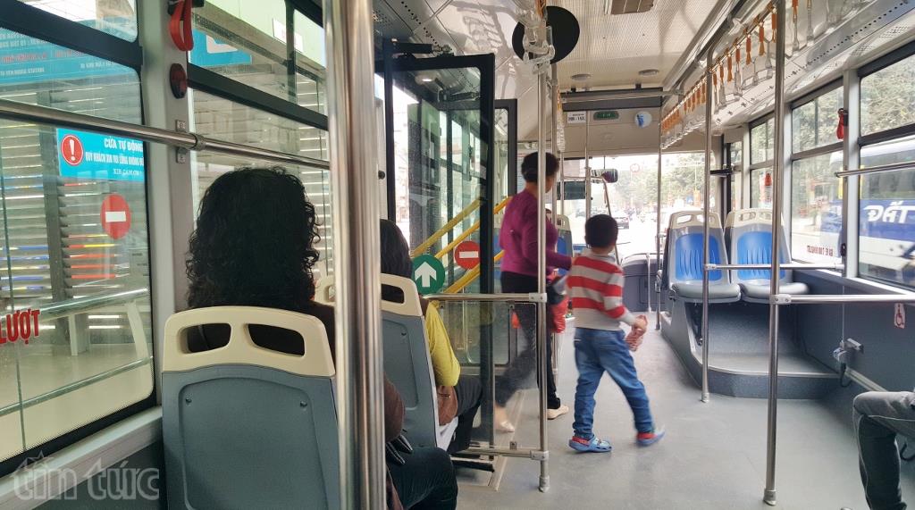 Trải nghiệm du Xuân bằng xe buýt nhanh BRT ảnh 6