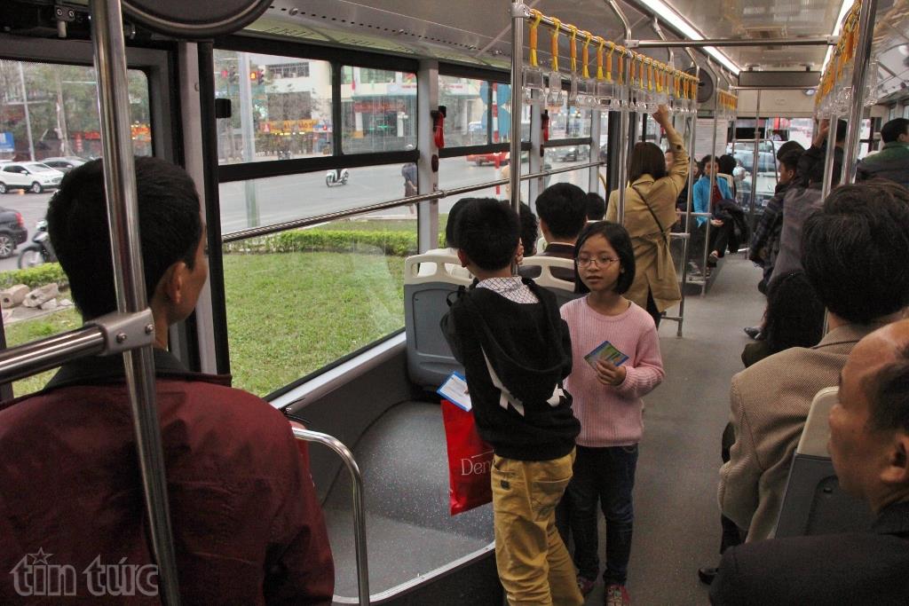 Trải nghiệm du Xuân bằng xe buýt nhanh BRT ảnh 7