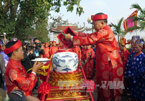 Lễ rước nước, tế cá tại hội đền Trần Nam Định 2017 ảnh 4