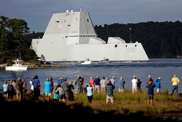 Siêu hạm USS Zumwalt của Mỹ - cơn 'đau đầu' của Trung Quốc ảnh 1