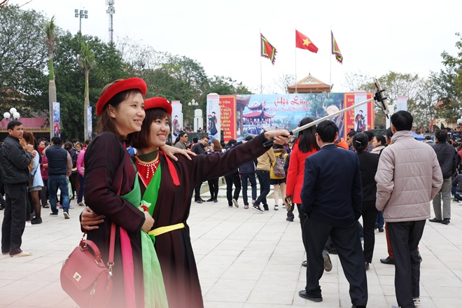 Đến Hội Lim, ngắm liền anh, liền chị náo nức... “seo phi” ảnh 1