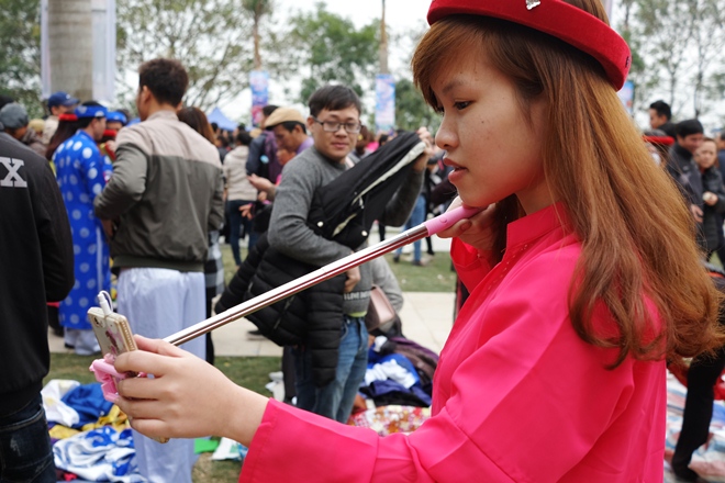 Đến Hội Lim, ngắm liền anh, liền chị náo nức... “seo phi” ảnh 2