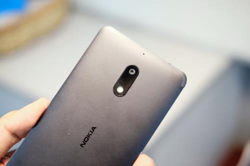 Nhiều sản phẩm smartphone ra mắt đón mùa Valentine ảnh 1
