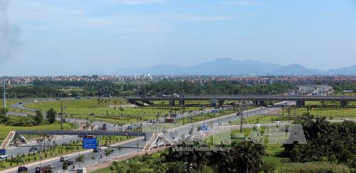 Xây cầu vượt đi bộ trước Cảng hàng không quốc tế Nội Bài ảnh 1