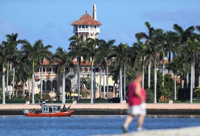 Máy bay lạ xâm nhập bầu trời khu nghỉ dưỡng của Tổng thống Mỹ Donald Trump ảnh 2