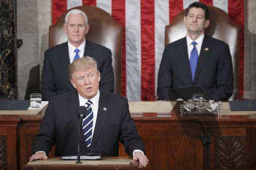 Ông Trump cam kết 'tái sinh tinh thần Mỹ' ảnh 1