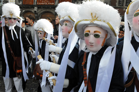 Độc đáo lễ hội hóa trang Carnaval Binche tại Bỉ ảnh 1
