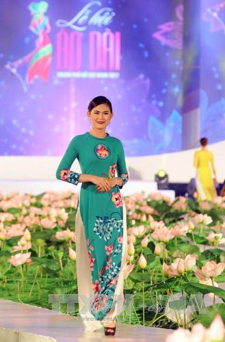 Duyên dáng Áo dài Thành phố Hồ Chí Minh ảnh 4