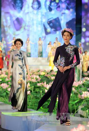 Duyên dáng Áo dài Thành phố Hồ Chí Minh ảnh 9