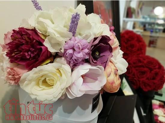 Hoa lụa đẹp và sang 'lên ngôi' ngày 8/3 ảnh 1