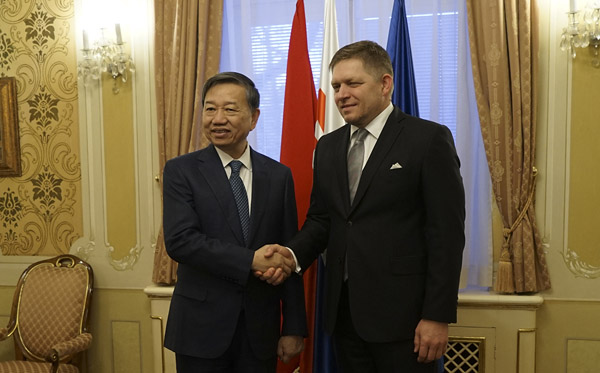 Bộ trưởng Công an Tô Lâm thăm và làm việc tại Slovakia ảnh 1