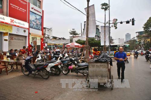 Lập lại trật tự vỉa hè ở Hà Nội: Tránh 'con ghẻ, con cưng' ảnh 2