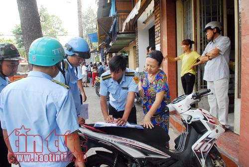Giải tỏa vỉa hè, xử lý nghiêm vẫn chưa đủ ảnh 1