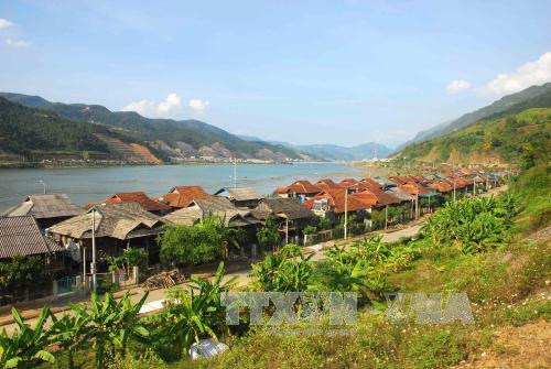 Đô thị Mường Lay giữ xanh lòng hồ thủy điện ảnh 1