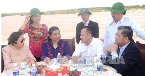 Chủ tịch Quốc hội Lào Pany Yathotou thăm tỉnh Bạc Liêu ảnh 2