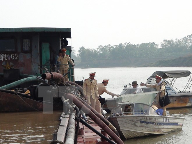 Phó Thủ tướng yêu cầu xử lý ‘cát tặc’, trấn áp ‘xã hội đen’ ảnh 1