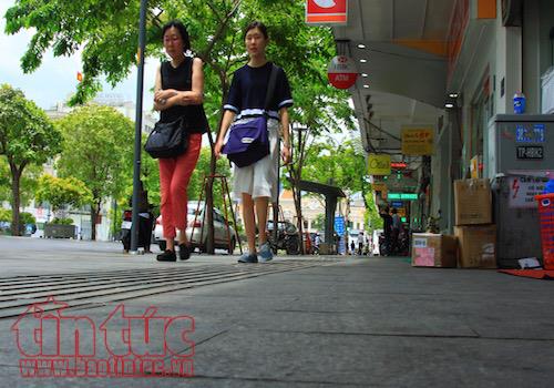 Sải bước trên những vỉa hè đẹp nhất Sài Gòn ảnh 10