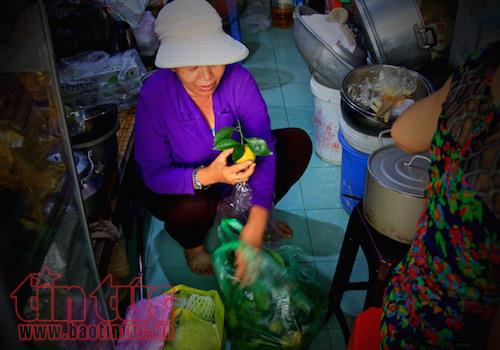 Mưu sinh ở vỉa hè qua ống kính ảnh 2