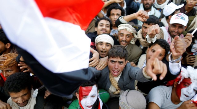 'Biển người' Yemen biểu tình phản đối không kích của Saudi Arabia ảnh 2