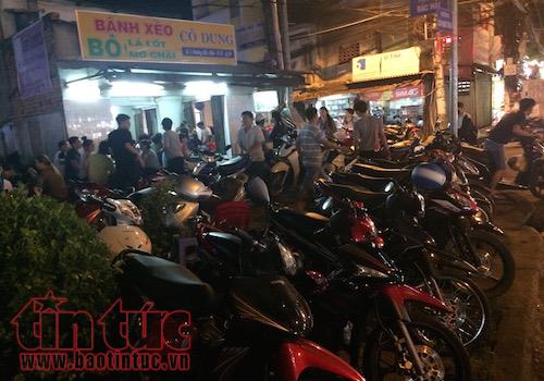 Vỉa hè TP Hồ Chí Minh sáng thông thoáng, tối lại nhếch nhác ảnh 8
