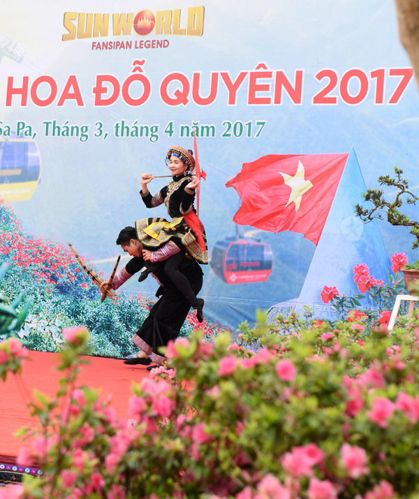Lễ hội hoa đỗ quyên lần đầu tiên trên đỉnh Fansipan ảnh 11
