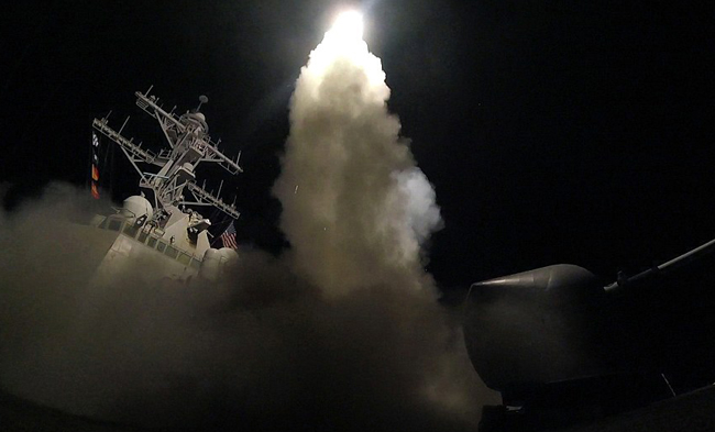 Video tên lửa Tomahawk lao vùn vụt nhắm đến lãnh thổ Syria ảnh 2
