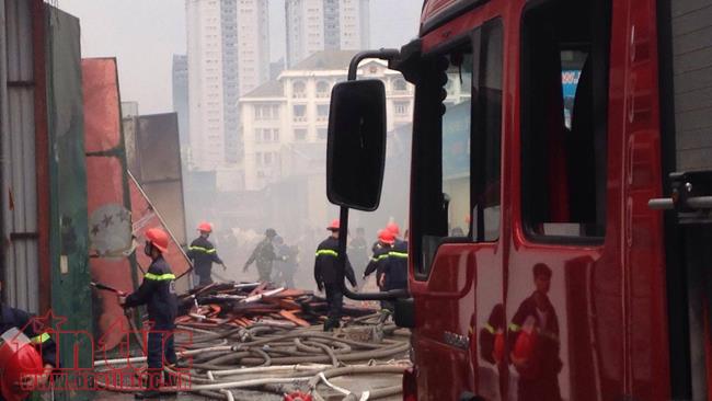 Cháy lớn trên đường Phạm Hùng, khói bốc cao hàng chục mét ảnh 6