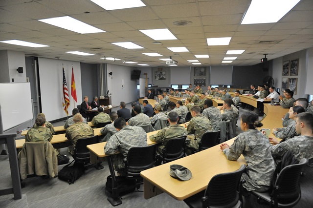 Đại sứ Phạm Quang Vinh thăm Học viện Quân sự Hoa Kỳ West Point ảnh 2