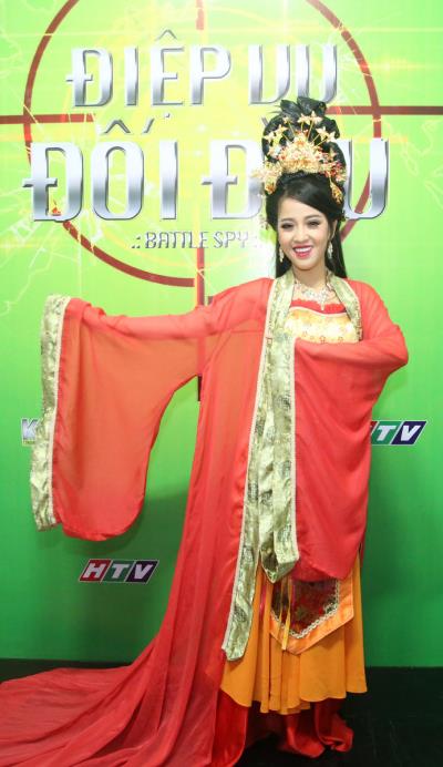 Điệp vụ đối đầu tập 3 đưa khán giả đến với thế giới showbiz hào hoa đầy cám dỗ ảnh 2