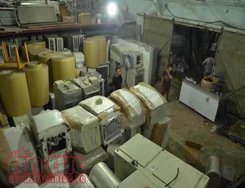 Phát hiện kho hàng 'khủng' thiết bị điện tử, điện lạnh qua sử dụng nhập lậu ảnh 2