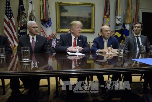 100 ngày xáo trộn của Tổng thống Donald Trump ảnh 1