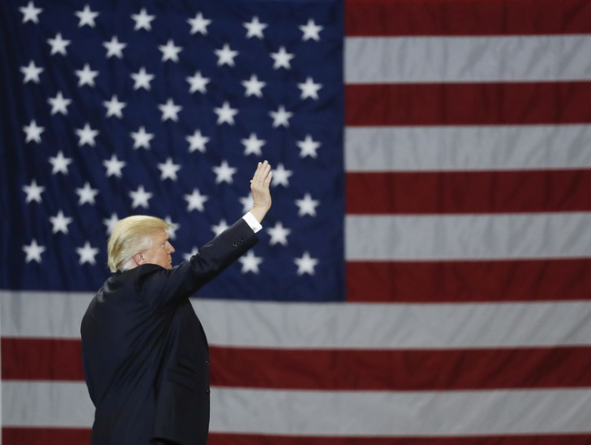 Nhìn lại 100 ngày đầu ông Trump ghi dấu ấn trên cương vị Tổng thống Mỹ ảnh 11