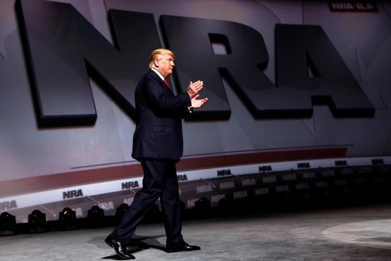 Nhìn lại 100 ngày đầu ông Trump ghi dấu ấn trên cương vị Tổng thống Mỹ ảnh 15