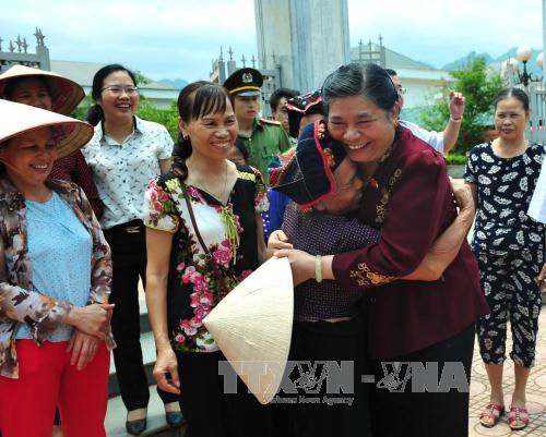Đồng chí Tòng Thị Phóng kiểm tra tiến độ xây dựng Khu Di tích lịch sử Việt - Lào ảnh 1