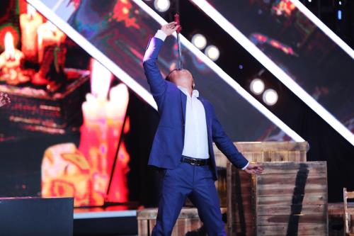 Hương Giang Idol bị cưa người để tìm sát thủ giấu mặt trong Điệp vụ đối đầu ảnh 3