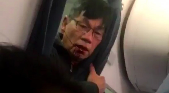 Lãnh đạo United Airlines xin lỗi trước Quốc hội về vụ kéo hành khách gốc Việt ảnh 1