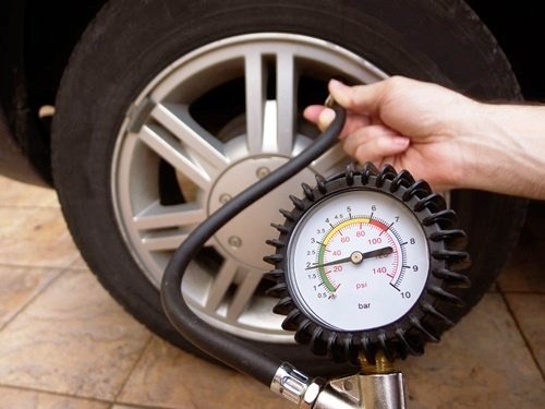 Làm sao để tránh hiểm họa nổ lốp khi lái xe ô tô? ảnh 1