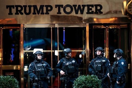 Rộ tin vali hạt nhân được ‘thuê phòng riêng’ tại Tháp Trump ảnh 1