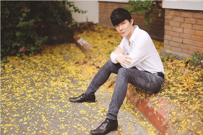 Nathan Lee khoe bộ sưu tập sơ mi hàng hiệu ảnh 1