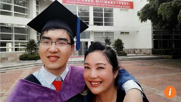 Ngưỡng mộ bà mẹ dành cả đời nuôi con bại não đỗ đại học Harvard ảnh 3