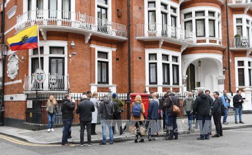 Ecuador kêu gọi mở đường an toàn cho nhà sáng lập WikiLeaks rời Anh