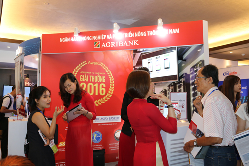 Agribank tham dự hội thảo, triển lãm Banking Vietnam 2017 ảnh 2