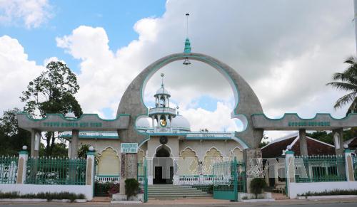 Đồng bào Chăm An Giang đón mừng Tháng ăn chay Ramadan ảnh 1