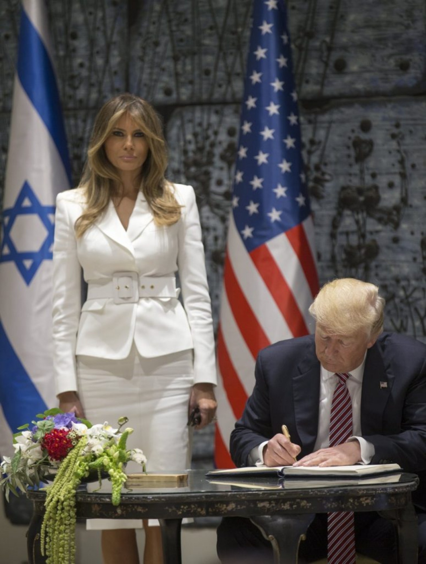 Chiêm ngưỡng những bộ cánh thời thượng của bà Melania Trump ảnh 3