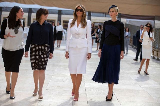Chiêm ngưỡng những bộ cánh thời thượng của bà Melania Trump ảnh 10