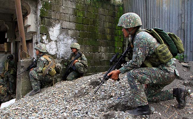Quân đội Philippines vẫn ‘chật vật’ đuổi phiến quân Hồi giáo khỏi Marawi ảnh 1