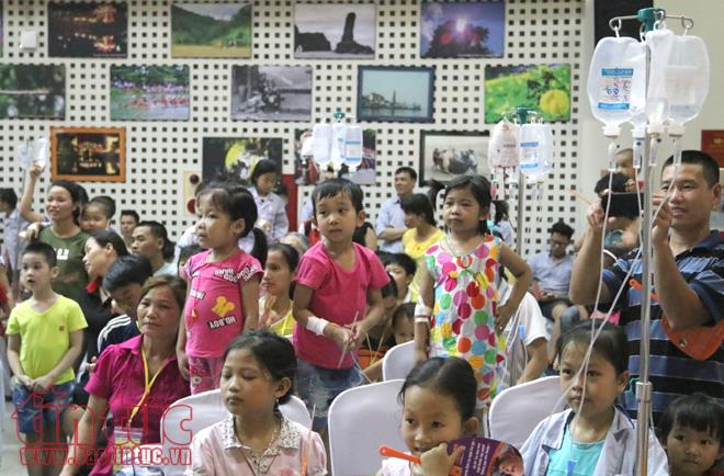 'Thắp sáng nụ cười em' tại Viện Huyết học - Truyền máu trung ương ảnh 3