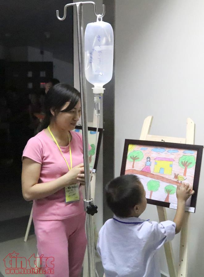 'Thắp sáng nụ cười em' tại Viện Huyết học - Truyền máu trung ương ảnh 4